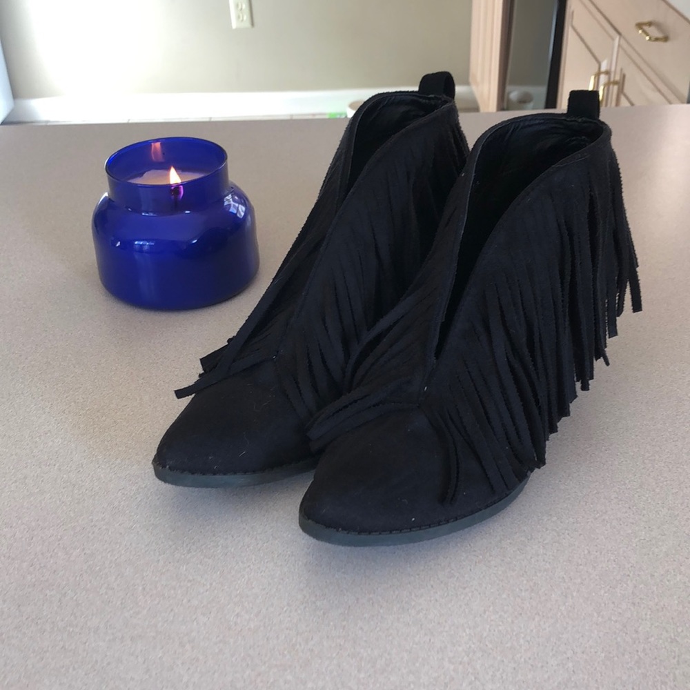 Coconuts by Matisse Fringe booties